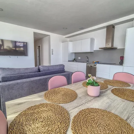 Yan Building By Canariasgetaway Appartement