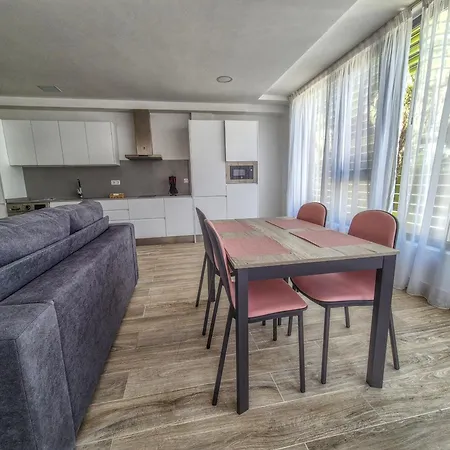 Yan Building By Canariasgetaway * Лас-Пальмас-де-Гран-Канария