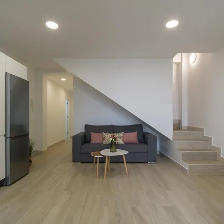 Yan Building By Canariasgetaway Apartment