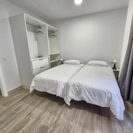 Apartment Yan Building By Canariasgetaway *